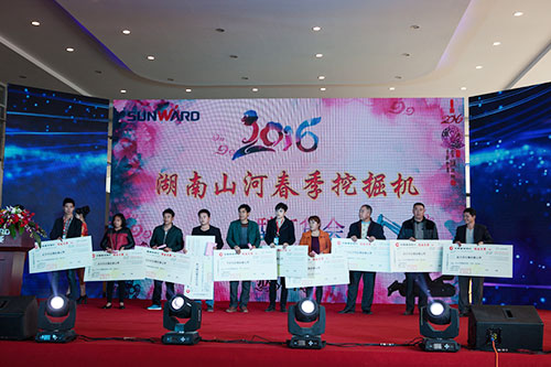 逆市可为！ezweb易利娱乐平台智能挖掘机首场展销会完善收官