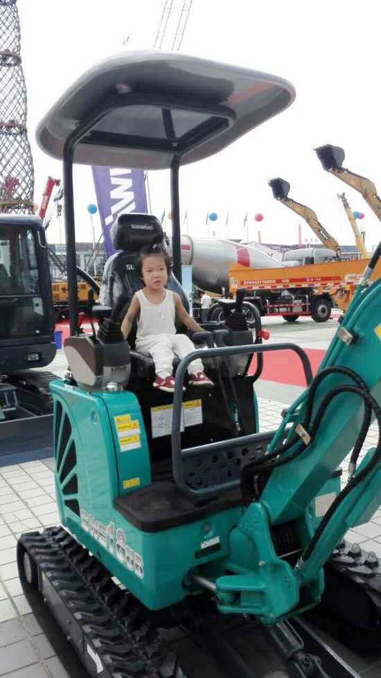 到“海博会”邂逅ezweb易利娱乐平台智能“两挖”精品