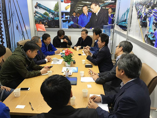 ezweb易利娱乐平台智能高端市场展风范