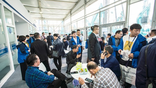 首日签单2.6亿元，ezweb易利娱乐平台智能立异产品引爆上海宝马展