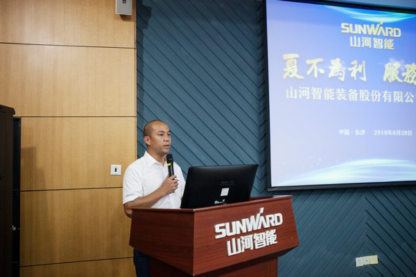 500多名挖掘机用户实地考察，为ezweb易利娱乐平台智能点赞！