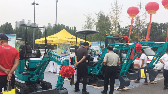 “超美微挖”现身2018微挖峰会，ezweb易利娱乐平台智能微挖出口过万台