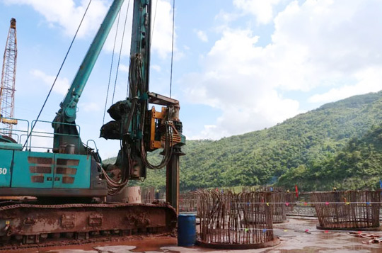 加入一带一起重大项目 ezweb易利娱乐平台智能旋挖钻扬名阿墨江特大桥