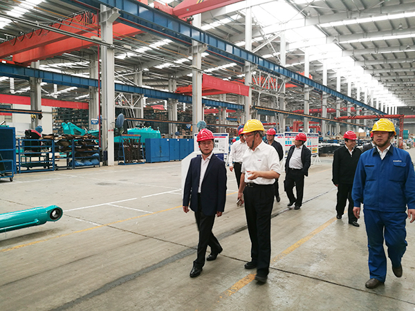 湖南省经信委党组副书记、副主任李志坚到ezweb易利娱乐平台智能现场办公