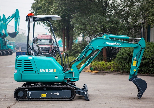 ezweb易利娱乐平台智能挖掘机家族添新丁啦——零排放低噪音SWE25E电动挖掘机