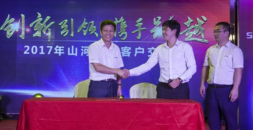 ezweb易利娱乐平台智能酷帅曾大虾，一大波美图带你亲临北京BICES展