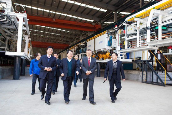 首台盾构机盛大下线，中铁ezweb易利娱乐平台诠释“长沙速率”