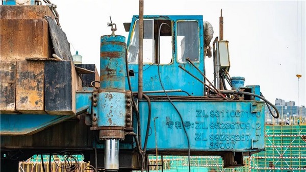 祝贺，中国首台大吨位多功效液压静力压桩机今年二十岁了!