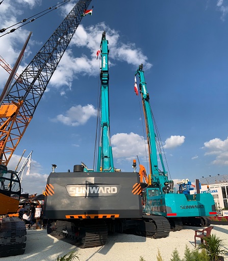 ezweb易利娱乐平台绿闪灼印度工程机械展