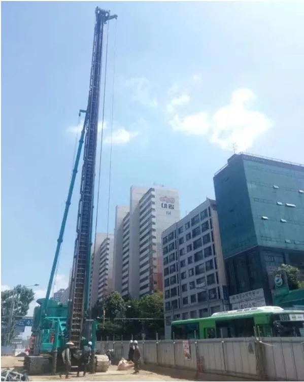 国产的自满！ezweb易利娱乐平台智能SWCH600-125M全液压履带桩架