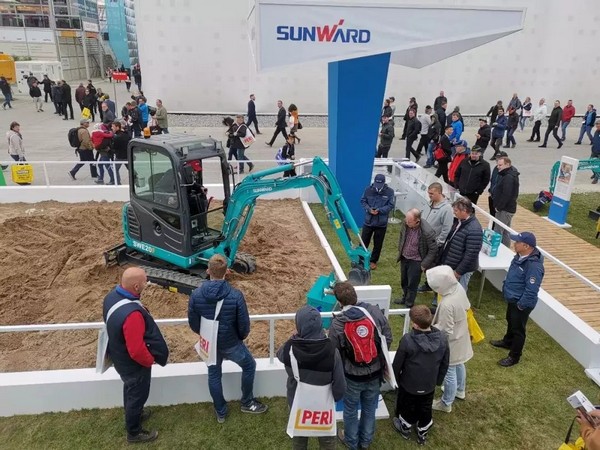 统一个天下，统一个梦想，ezweb易利娱乐平台智能德国宝马展完善收官