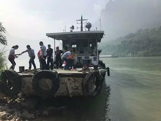 打造长江黄金水道！ezweb易利娱乐平台智能航道钻机轻松搞定水下礁石