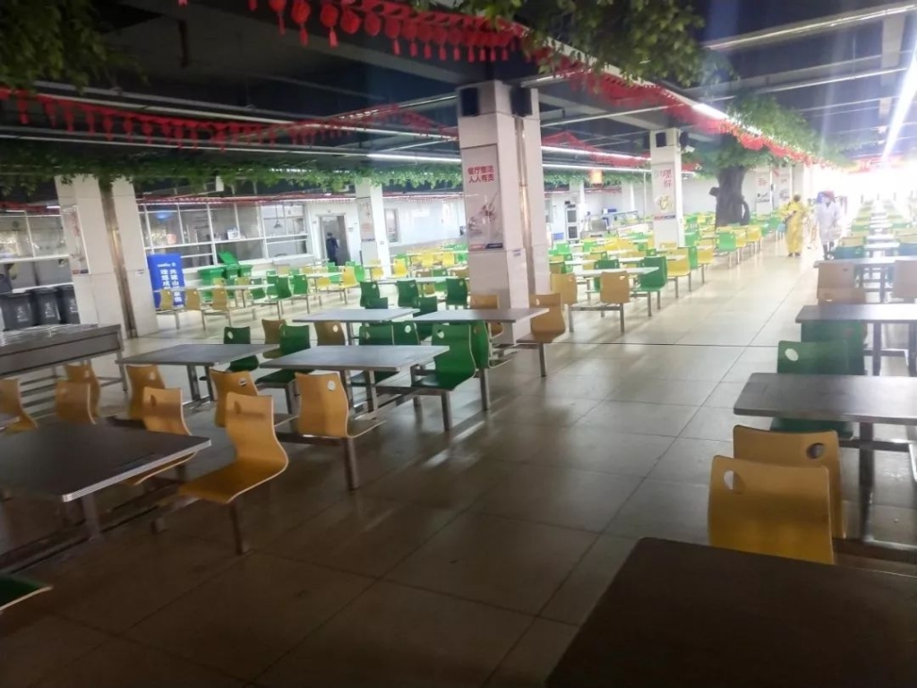 抗疫情，ezweb易利娱乐平台智能党委勇继续