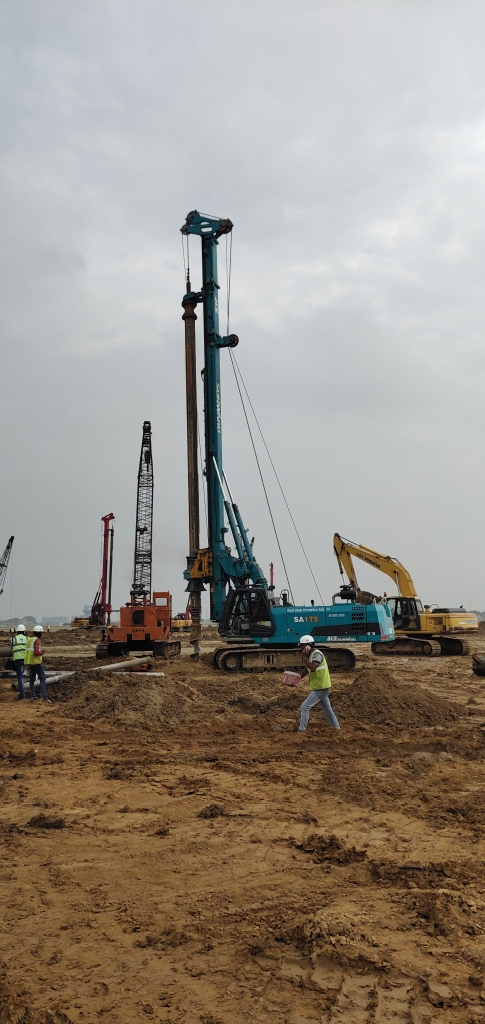 ezweb易利娱乐平台绿闪灼印度工程机械展