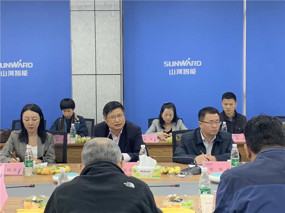 长沙市总工会党组书记周宏兆一行莅临ezweb易利娱乐平台智能考察调研