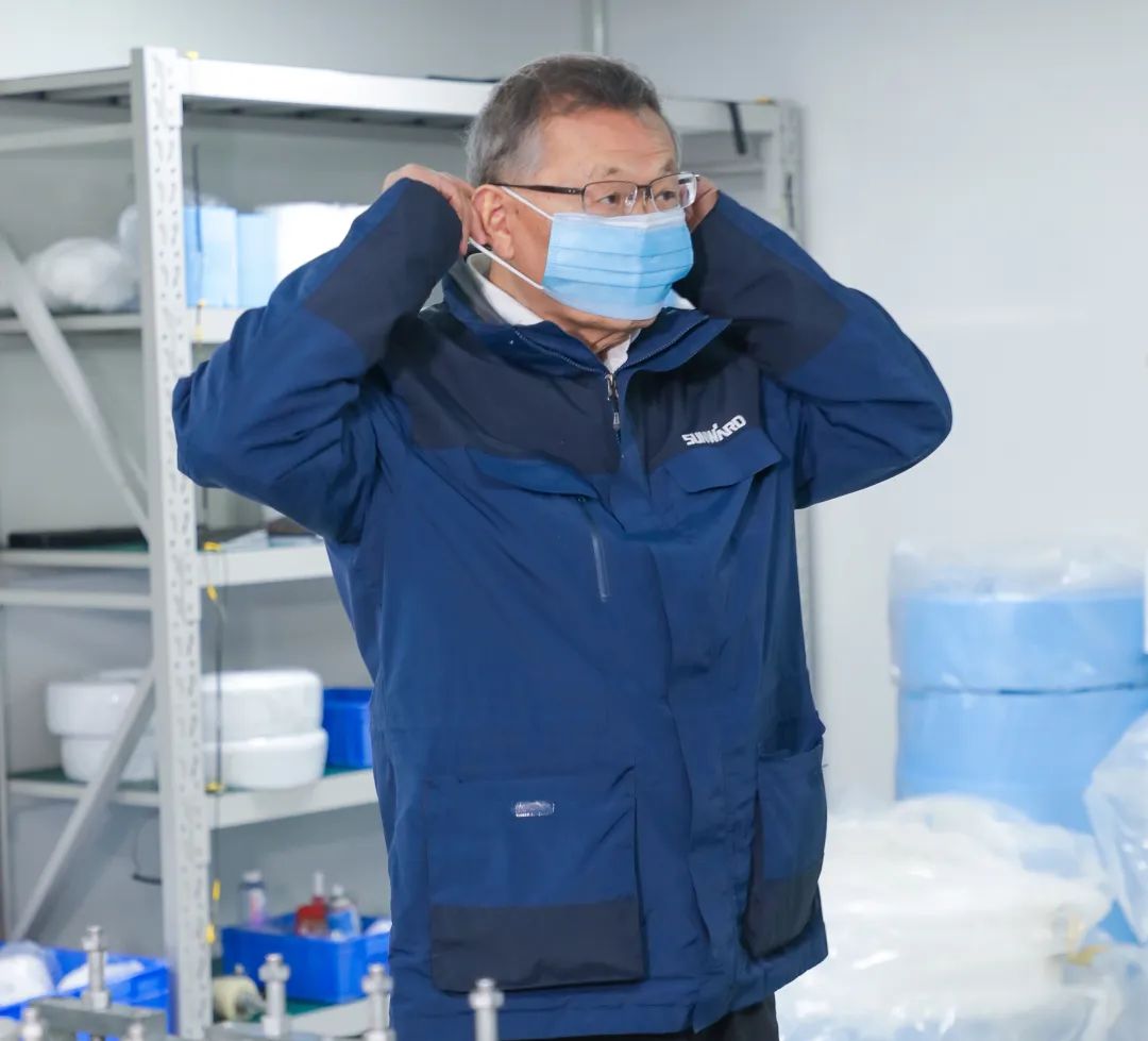 董事长启封ezweb易利娱乐平台智能第一个制品口罩