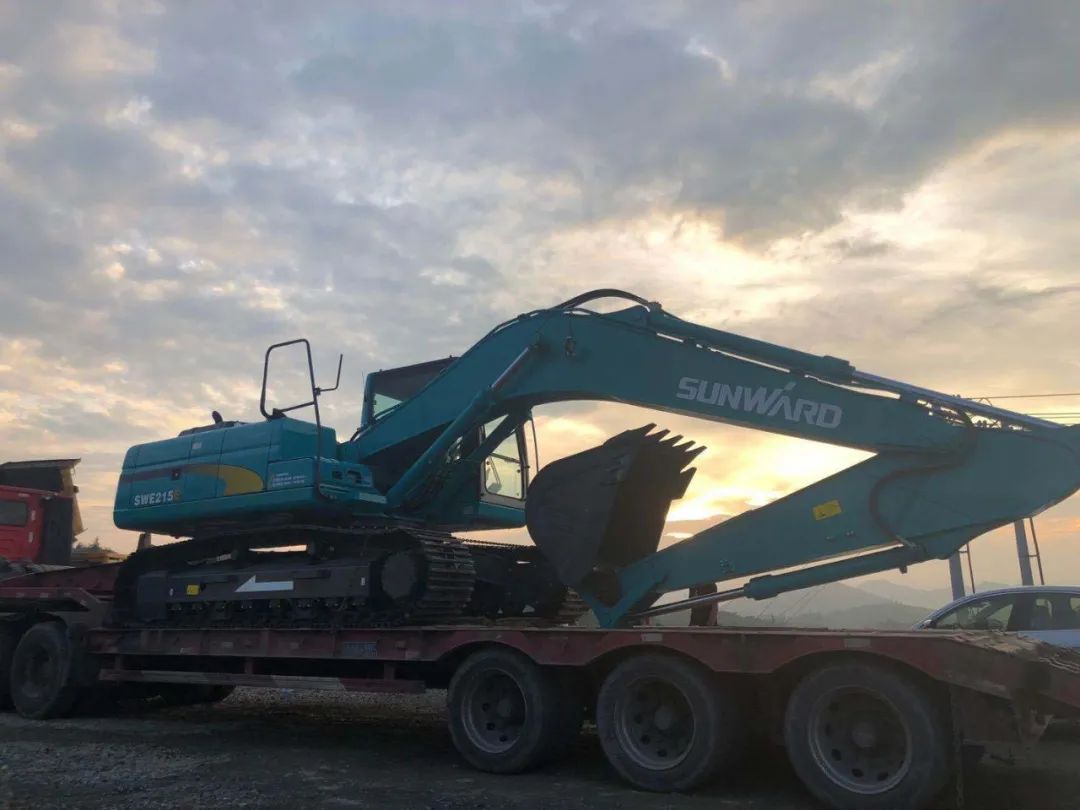 常益长高铁复工，网红“小蓝”来资助