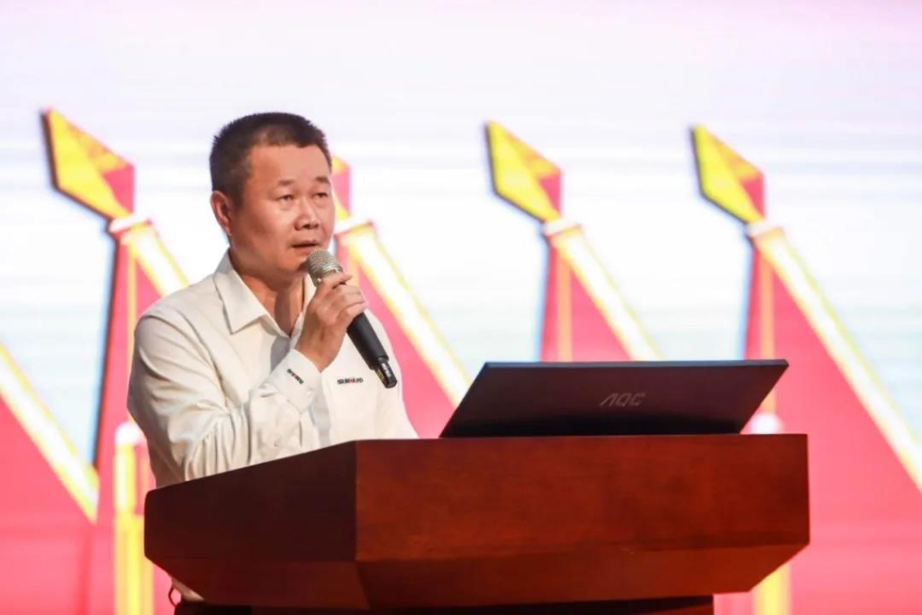 凝心聚力 迎接挑战 共赢ezweb易利娱乐平台 ——ezweb易利娱乐平台智能五届三次“双代会”胜利召开