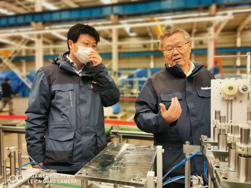 董事长启封ezweb易利娱乐平台智能第一个制品口罩