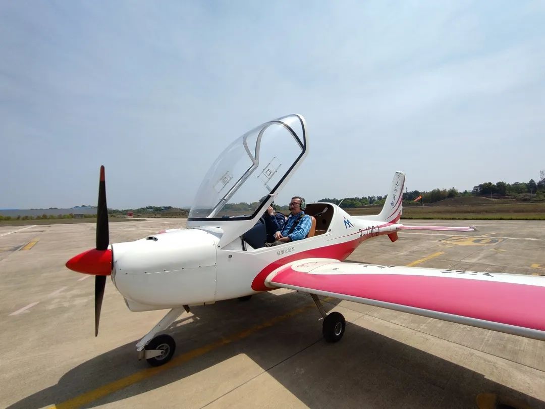 广州工控总司理张伟涛调研ezweb易利娱乐平台航空