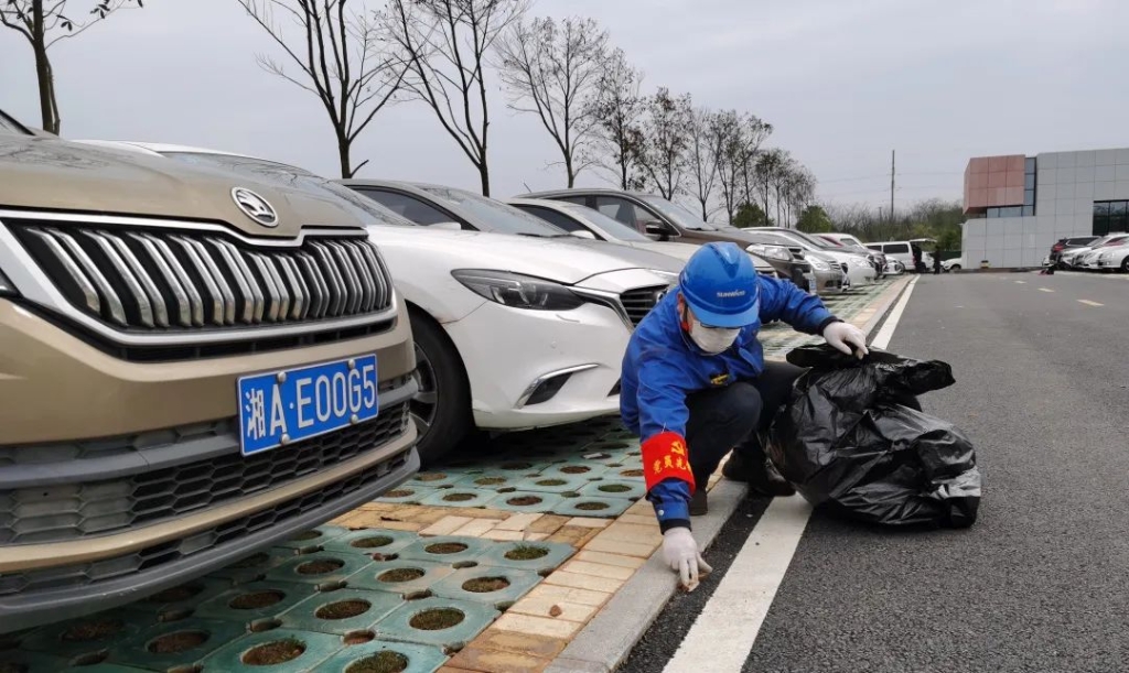 ezweb易利娱乐平台智能党员自愿者开展义务情形清扫