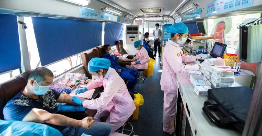 献血战疫，ezweb易利娱乐平台智能“疫”禁止辞