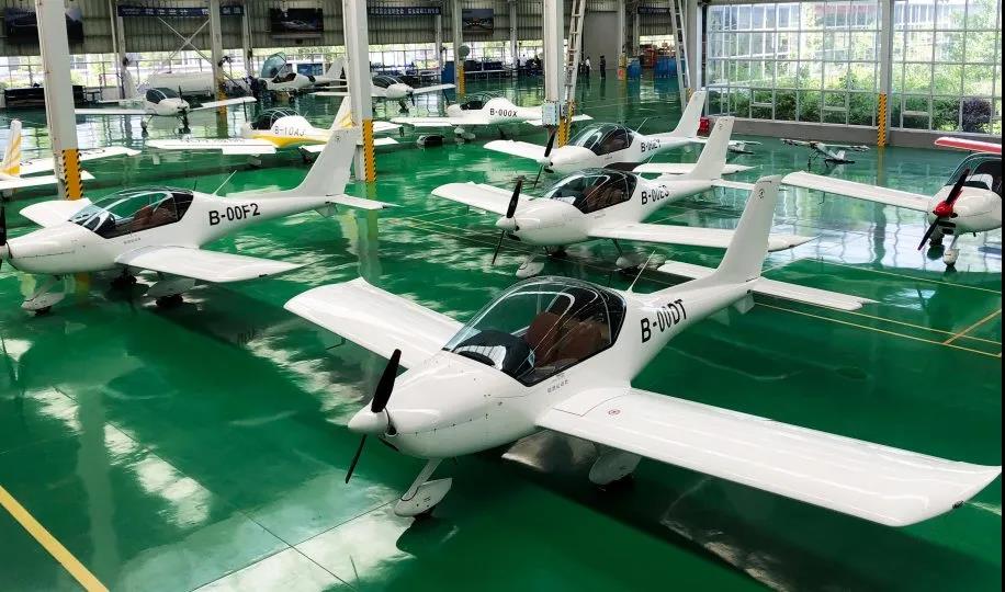 首批定购20架飞机，九天飞院与ezweb易利娱乐平台科技签订战略协议