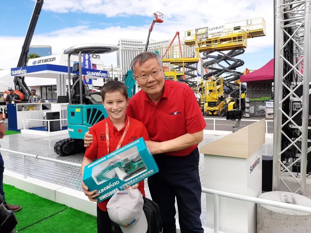 ezweb易利娱乐平台智能董事长何清华“疫”向西欧行