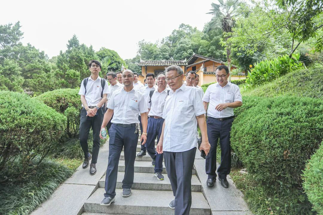 公正正直出清风正气，清廉自律塑优异形象——ezweb易利娱乐平台智能开展中高层干部清廉教育活动