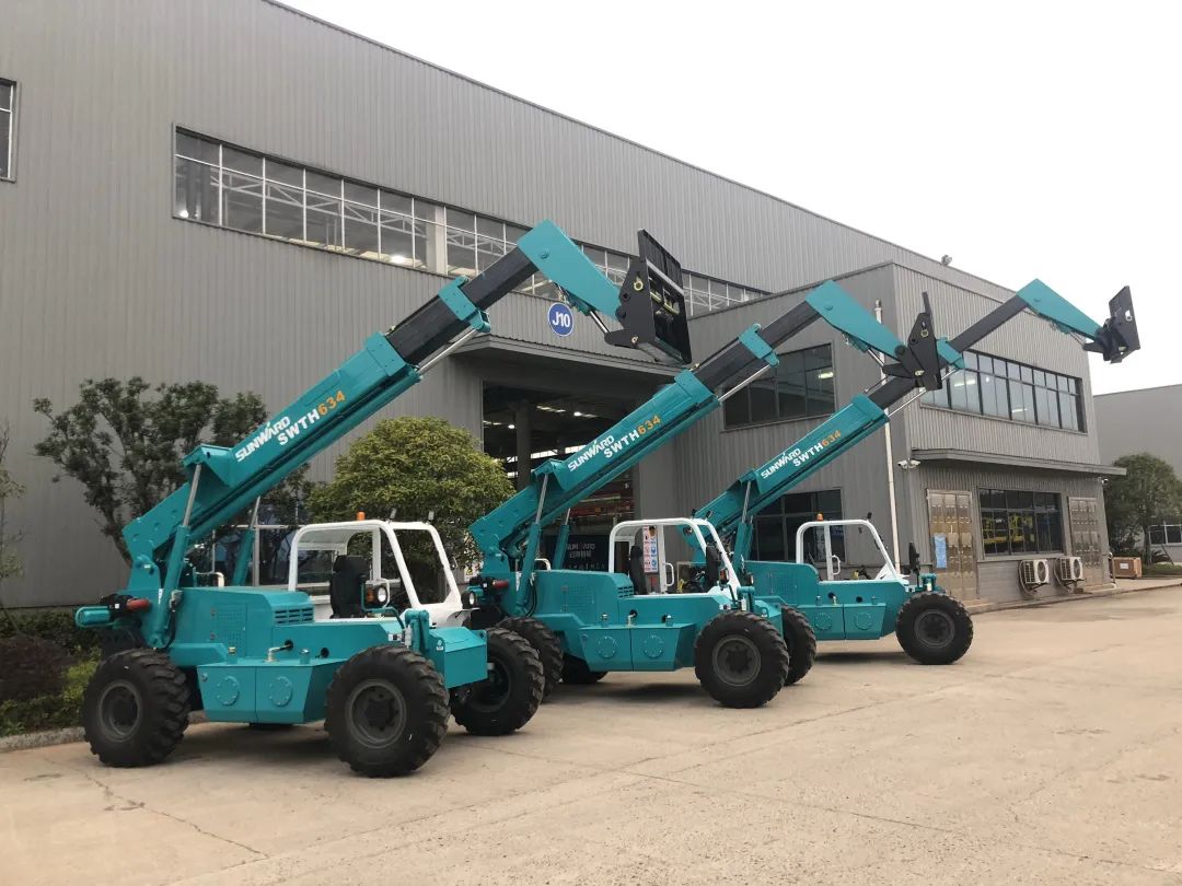 ezweb易利娱乐平台智能新品叉装车批量下线发往美国