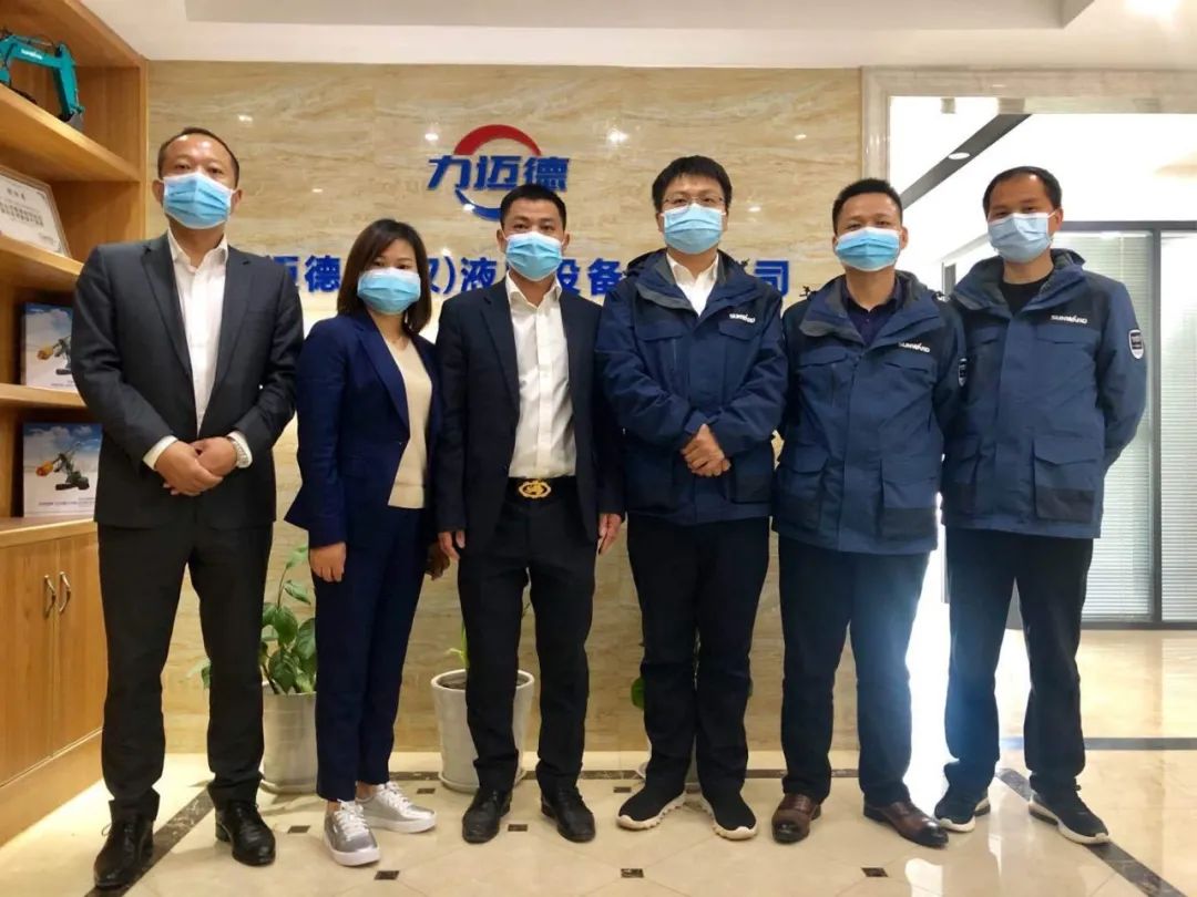 武汉加油！ezweb易利娱乐平台智能武汉传关爱