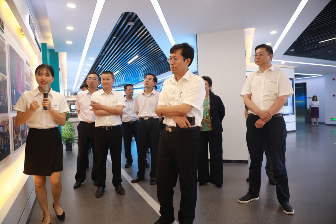 岳阳市委书记王一鸥带队调研ezweb易利娱乐平台智能