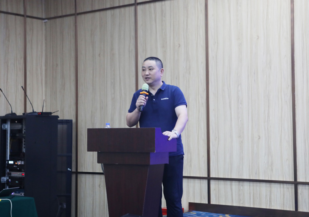 以强执行力聚焦基础能力建设 向挖掘机万台俱乐部迈进——ezweb易利娱乐平台智能2020年挖掘机经销商半年度聚会圆满召