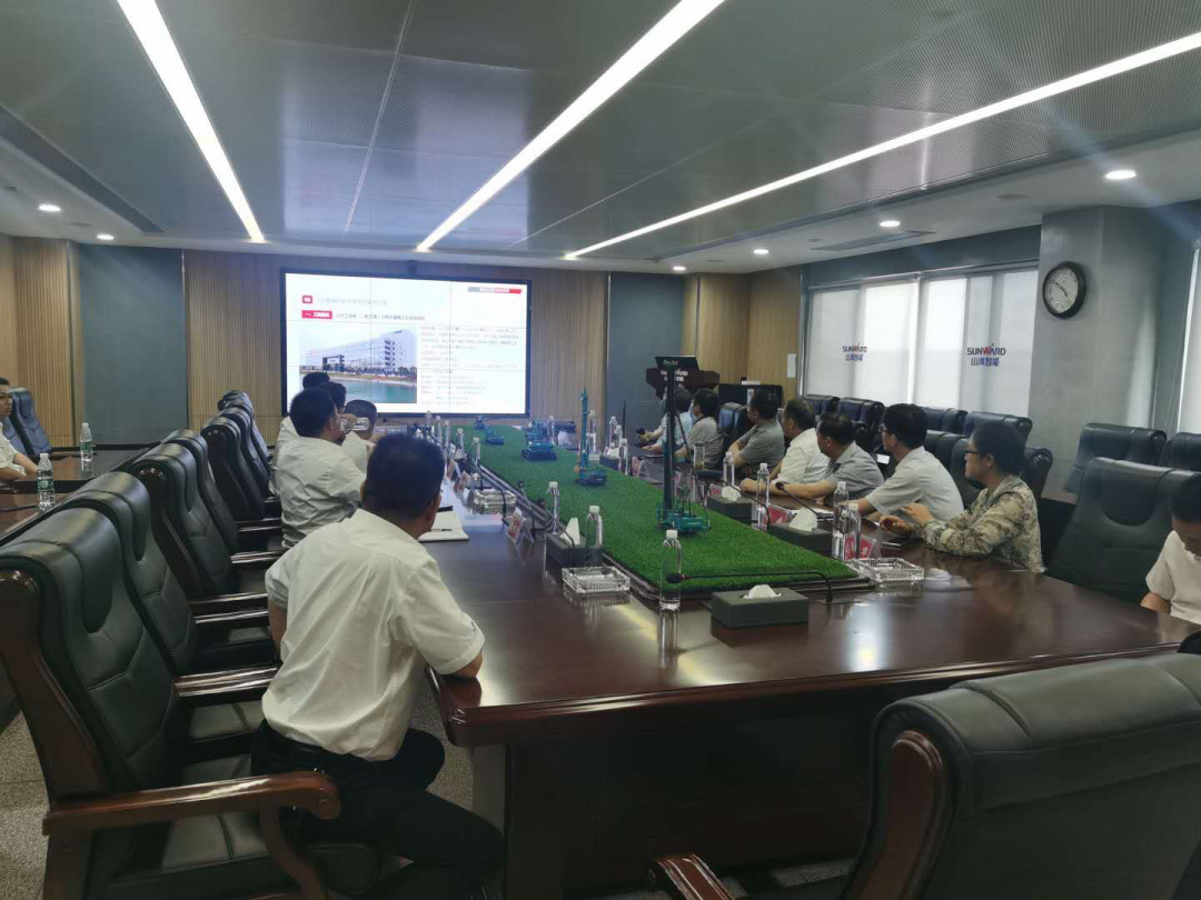 省人大常委会副主任杨维刚调研ezweb易利娱乐平台智能