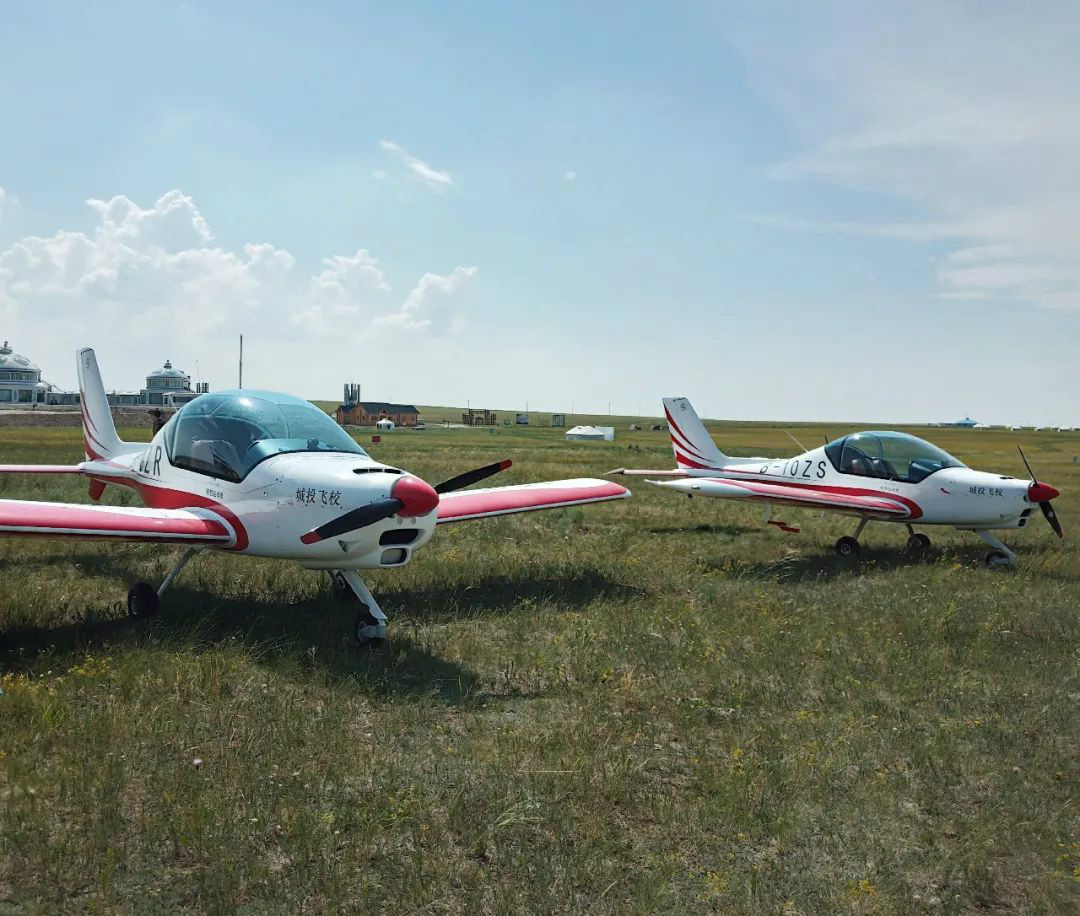 ezweb易利娱乐平台“阿若拉”飞机遨游呼伦贝尔大草原