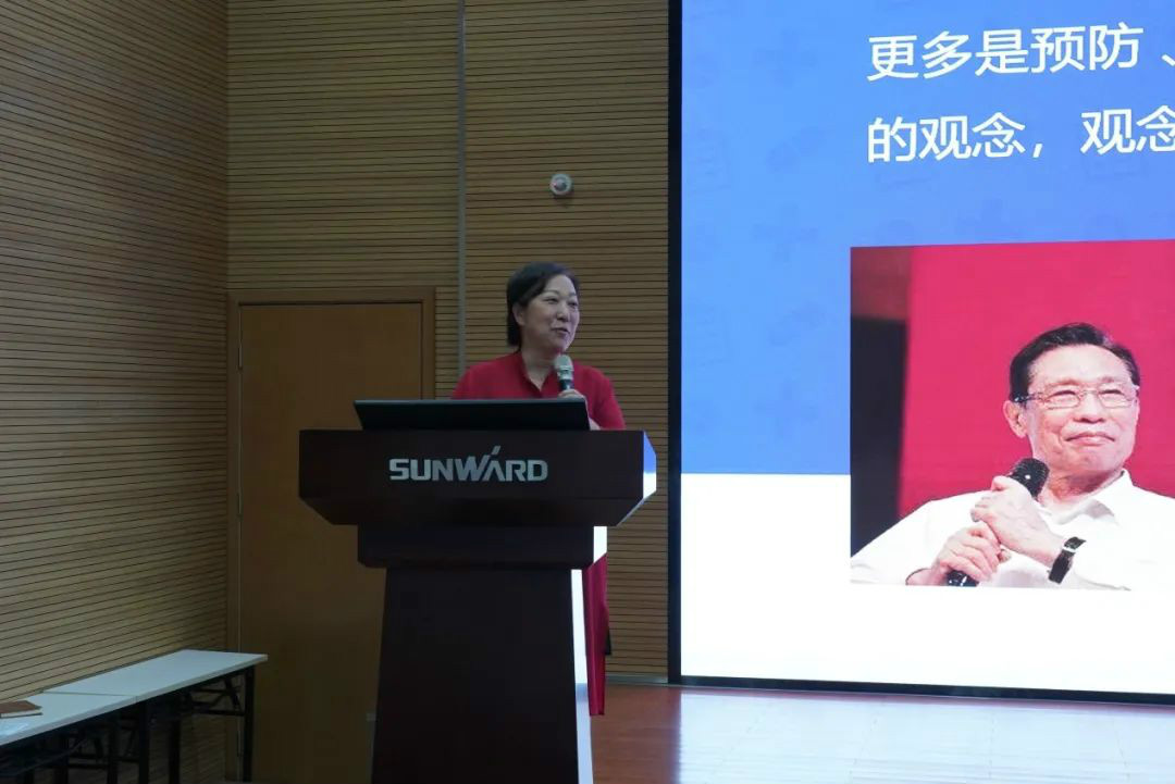 关爱科技事情者康健——康健科普进企业走进ezweb易利娱乐平台智能