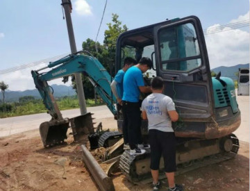 感恩相伴 关爱相随——广州ezweb易利娱乐平台效劳在路上