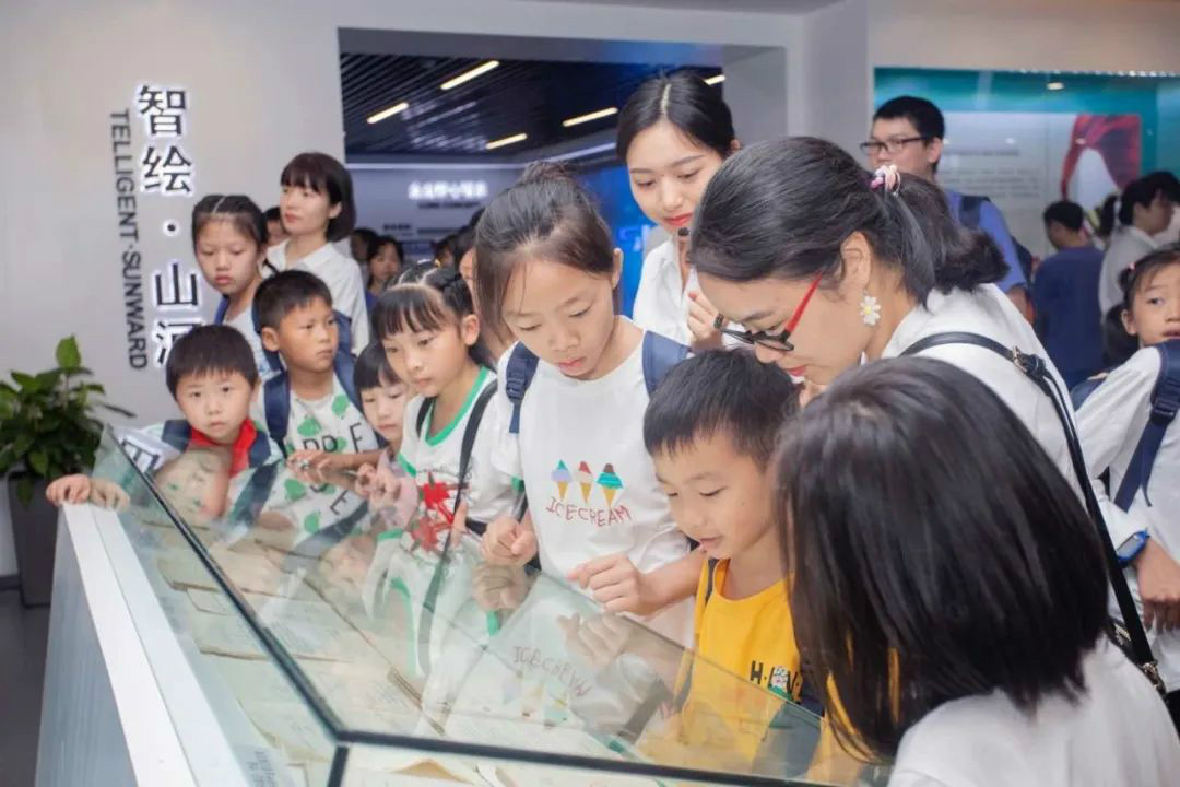 公司托管子女，员工暑期无忧 ——ezweb易利娱乐平台智能职工子女暑期托管班开班