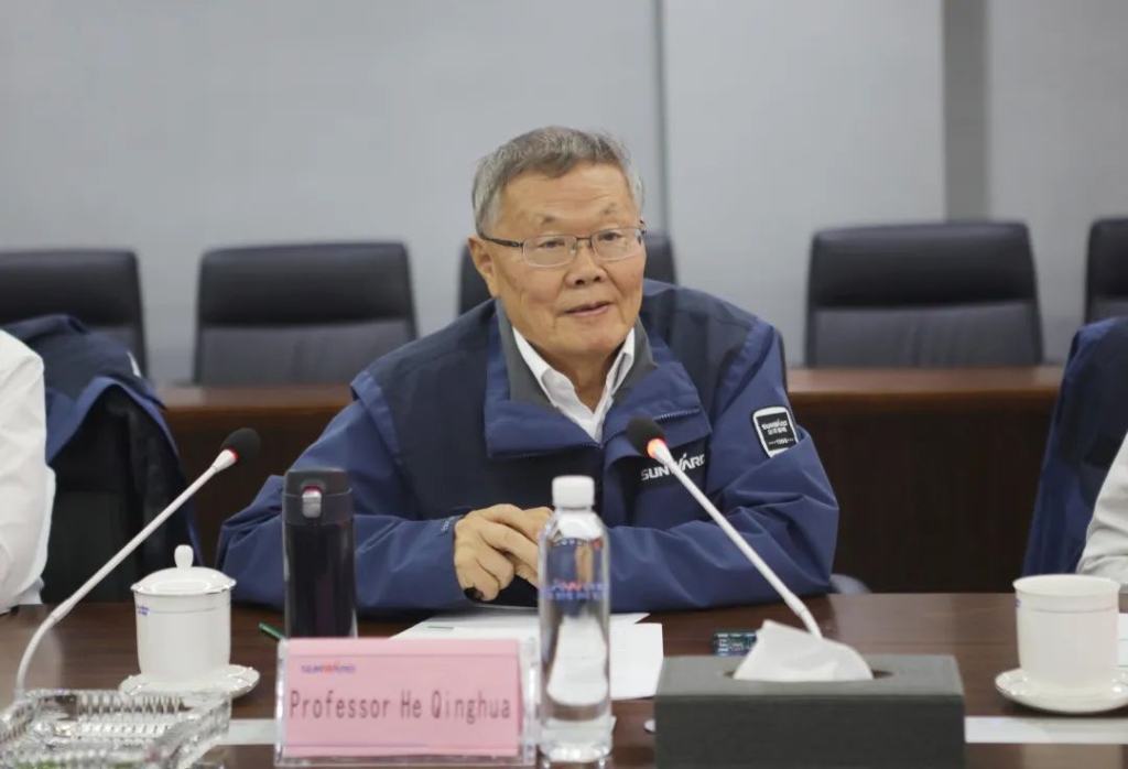 英国驻广州总领事贺颂雅考察ezweb易利娱乐平台智能