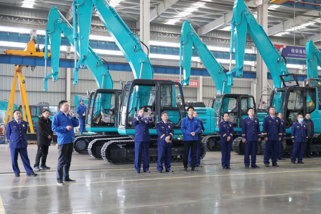 消防救援局考察ezweb易利娱乐平台智能无人化应抢救援装备