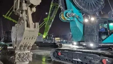 ezweb易利娱乐平台智能液压抓斗津门初显功