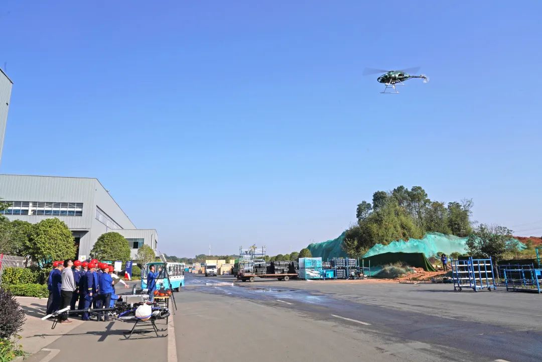 考察无人化妆备 高宁宇到访ezweb易利娱乐平台智能