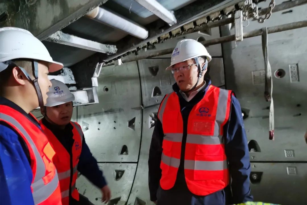 何清华亲临中铁ezweb易利娱乐平台盾构施工项目指导事情