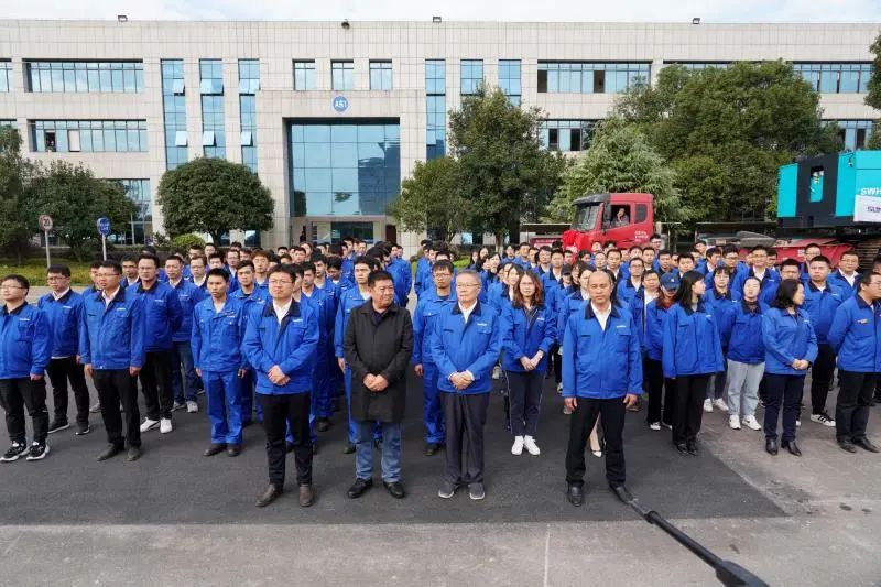 ezweb易利娱乐平台智能首台SWHG70一连墙液压抓斗顺遂交机