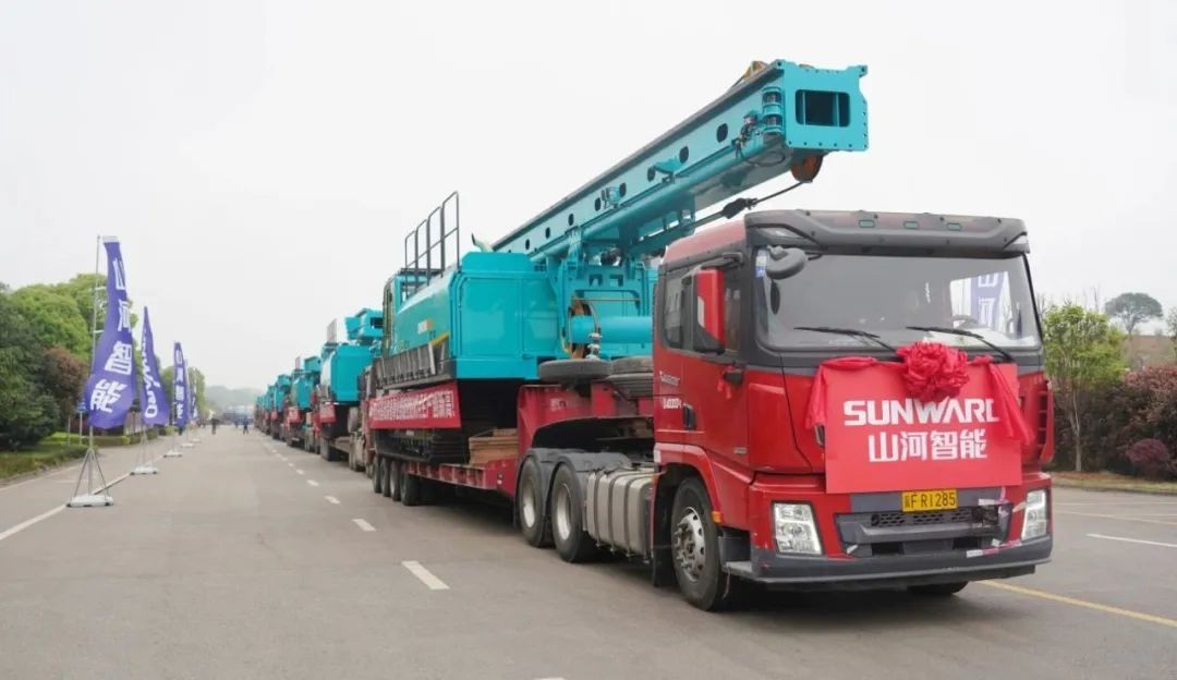 气贯ezweb易利娱乐平台，势不可挡！ezweb易利娱乐平台智能基础装备月产销立异高暨发货仪式盛大举行