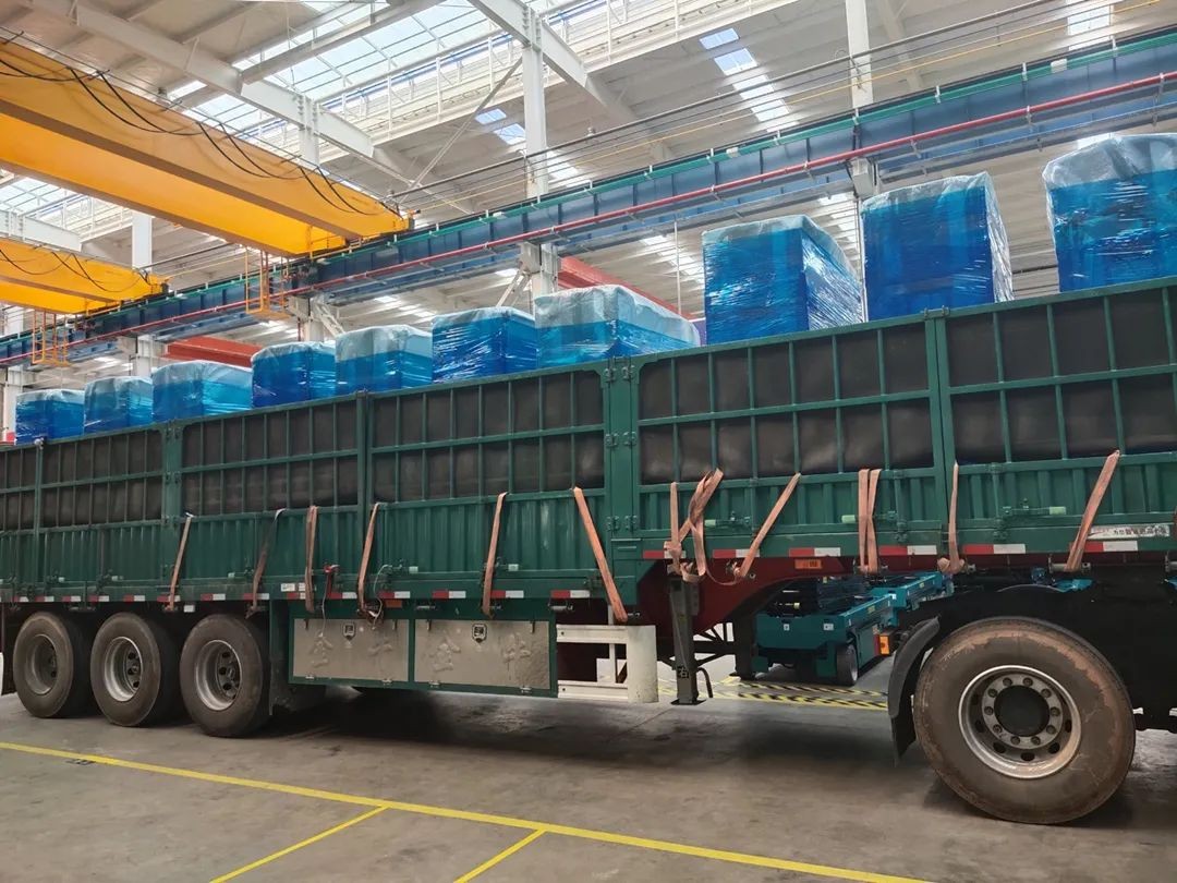 ezweb易利娱乐平台智能高空车进入