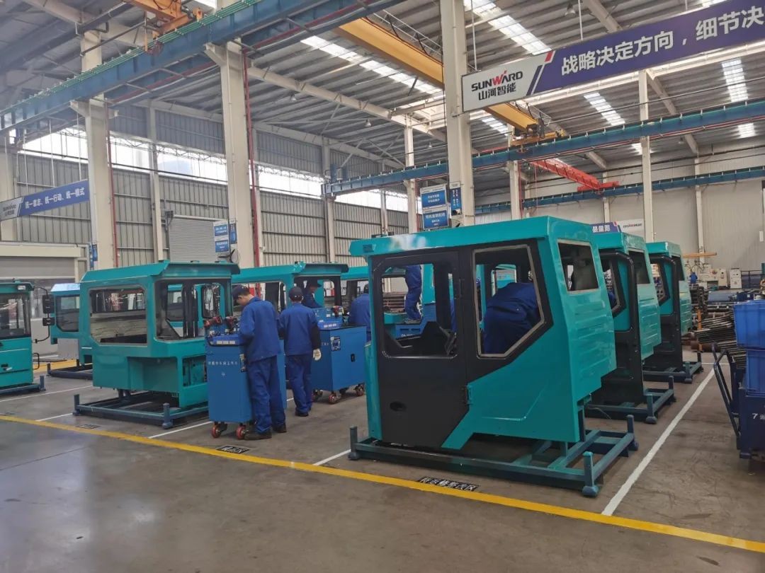 ezweb易利娱乐平台智能SWK90矿卡驾驶室顺遂发货，开发速率刷新纪录