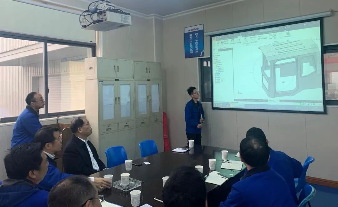 ezweb易利娱乐平台智能SWK90矿卡驾驶室顺遂发货，开发速率刷新纪录