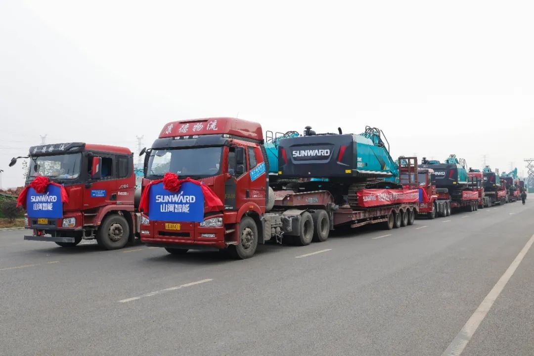 开疆扩土，气壮ezweb易利娱乐平台 | 600F大挖交付仪式盛大举行