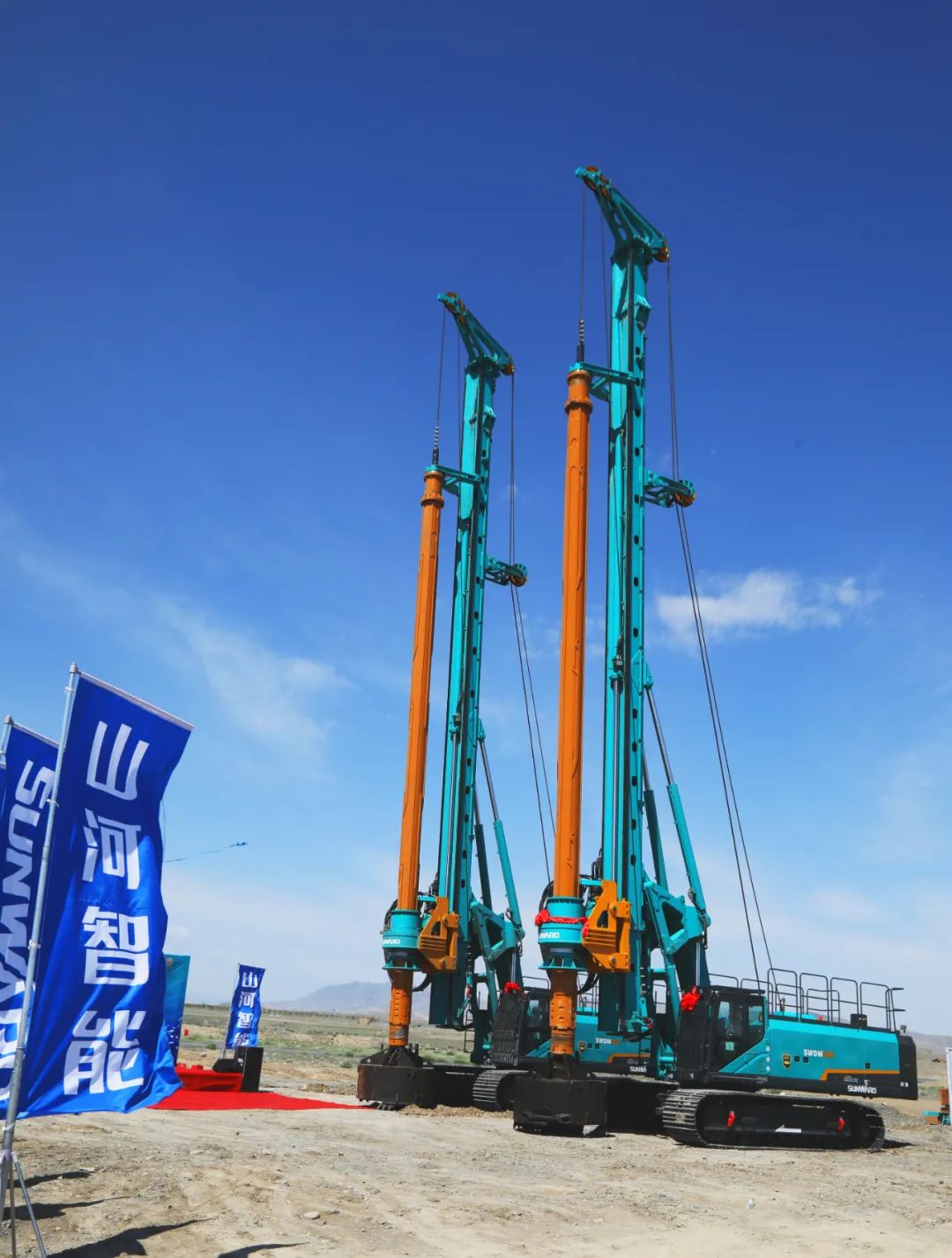 ezweb易利娱乐平台智能产品交付中国能建葛洲坝集团，助力建设大美新疆